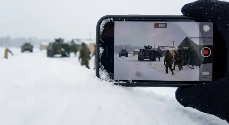 Charlie merekam bukti penyiksaan militer AS terhadap peneliti Jepang di Antartika.